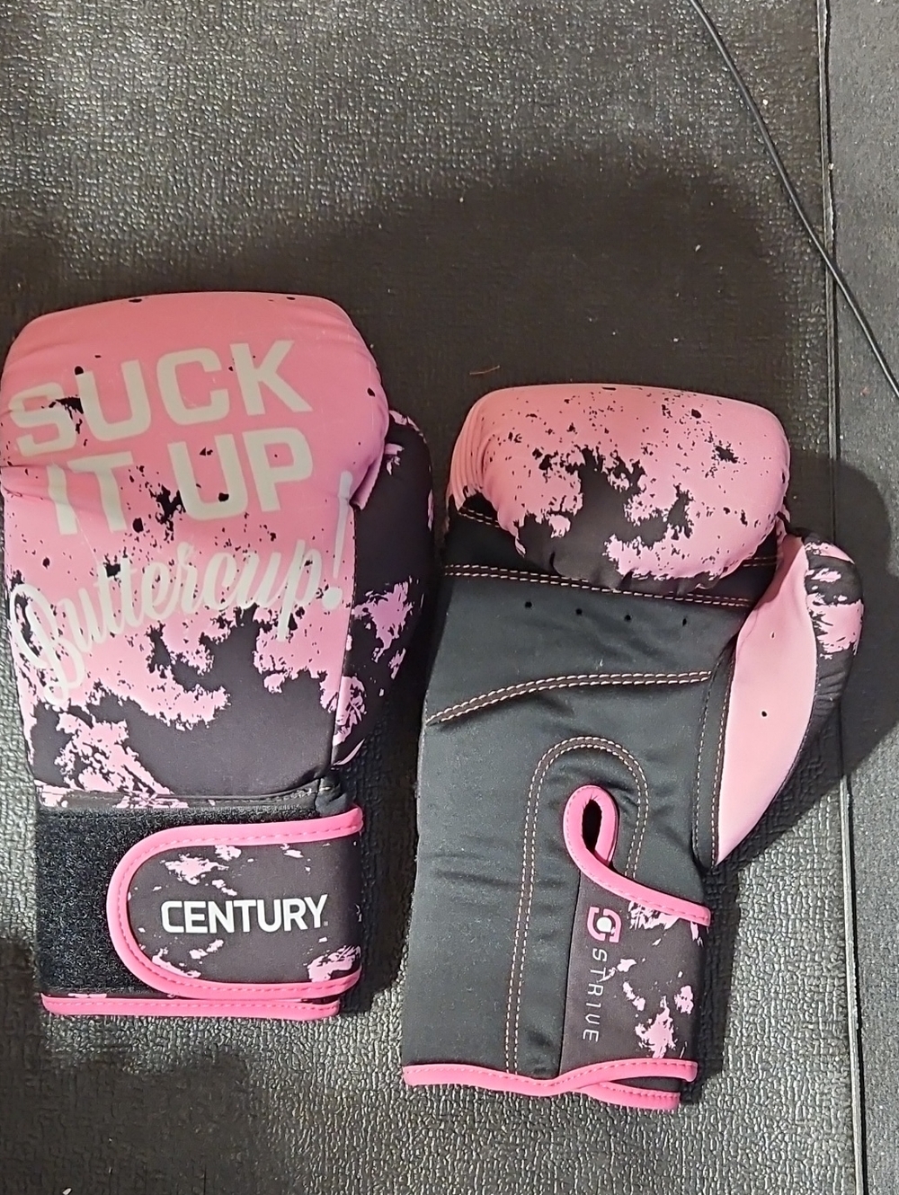 Boxing gloves - Picture 2 of 2